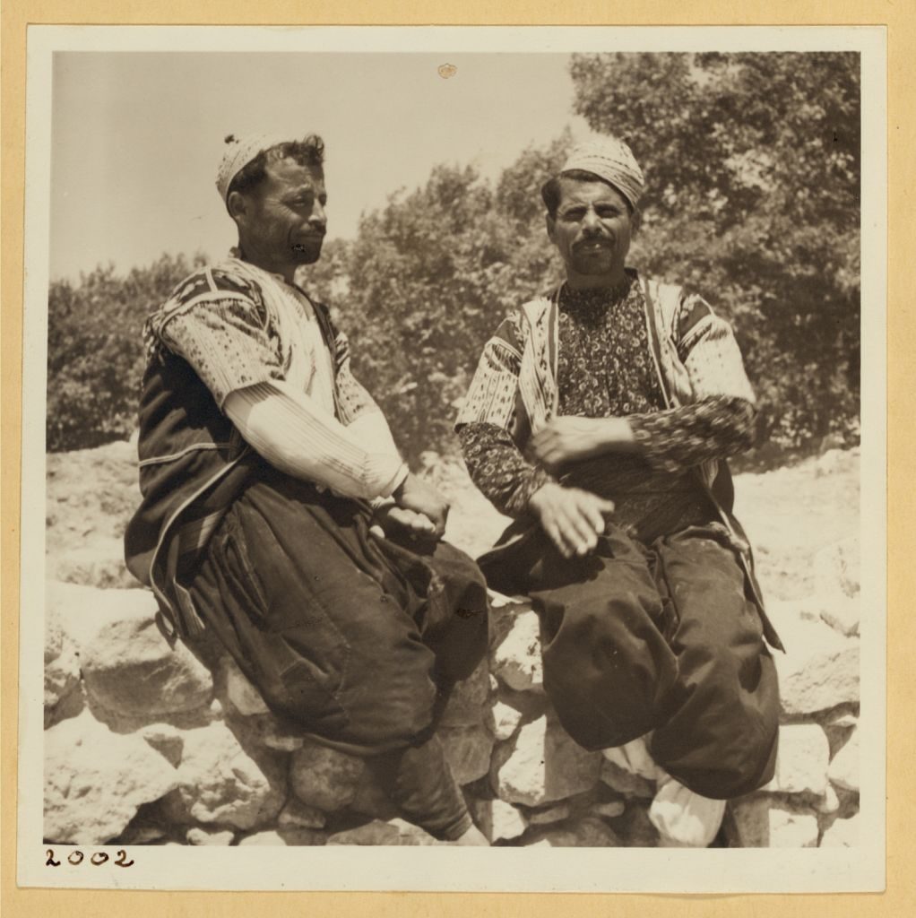 Alawite men in Antioch in 1938. >Library of Congress, Prints & Photographs Division, [LC-DIG-ppmsca-17416-00061]